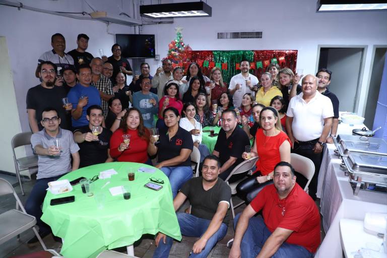 Brindan colaboradores de Datemex por una Navidad llena de amor y de paz