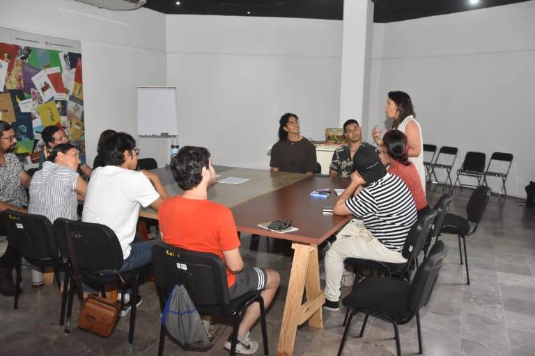 Aprenden a crear y mejorar sus cuentos en taller literario