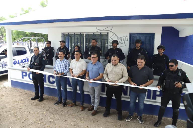 Entrega Alcalde de Mazatlán caseta de policía rehabilitada en Infonavit El Conchi