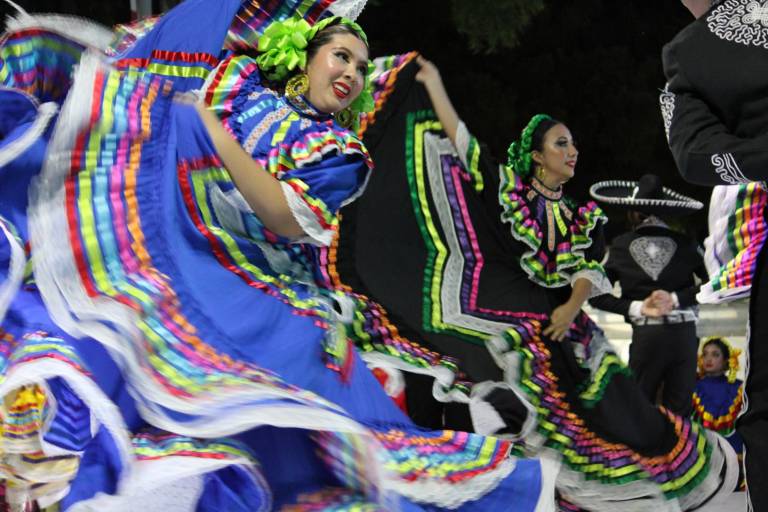 Celebra la UAS con música, danza y coros la Independencia