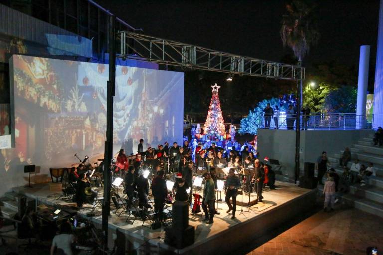Encienden el árbol de la Navidad e inicia el Festival Navideño 2024