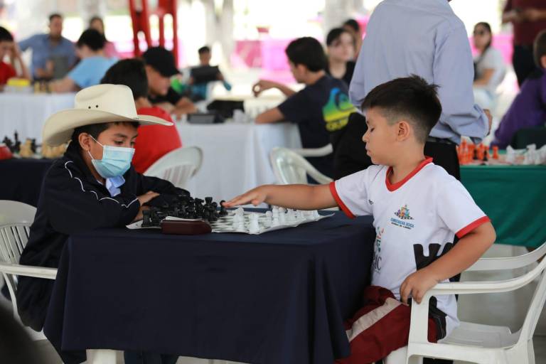 Nutrida participación en Estatal de Ajedrez Luis Navarro Serrano