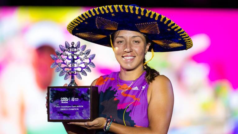 Jessica Pegula celebra su coronación.