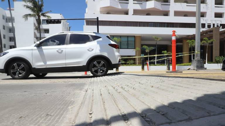 El paso peatonal seguro, ubicado en la Avenida Camarón Sábalo.