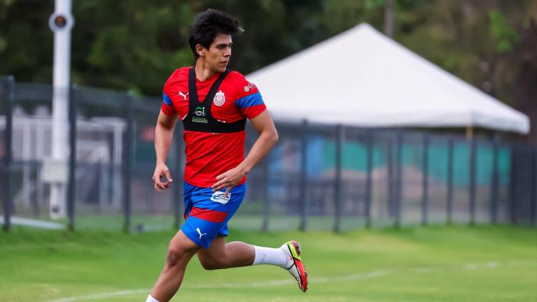 José Juan Macías se lesiona de nuevo y va para largo.