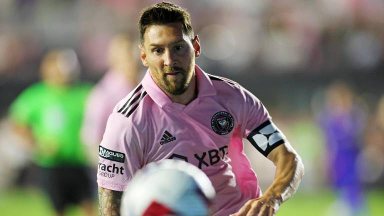 Messi anota en su debut con el Inter Miami.