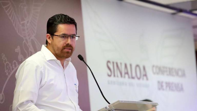 Secretario de Salud estatal, Cuitláhuac González Galindo.