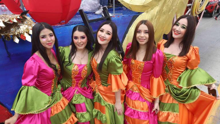 Danna Robles, Frida Flores, Alejandra Tiznado, Claudia Zamora y Larissa Tiznado.