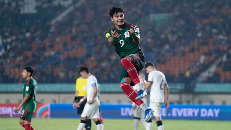 Stephano Carrillo marcó doblete por México.