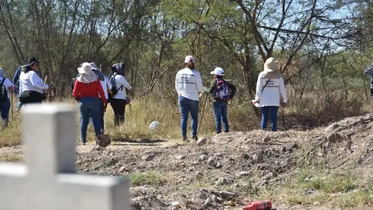 En Sinaloa, como en otras partes de México, colectivos de búsqueda compuestos por familias son las encargadas de buscar a desaparecidos.