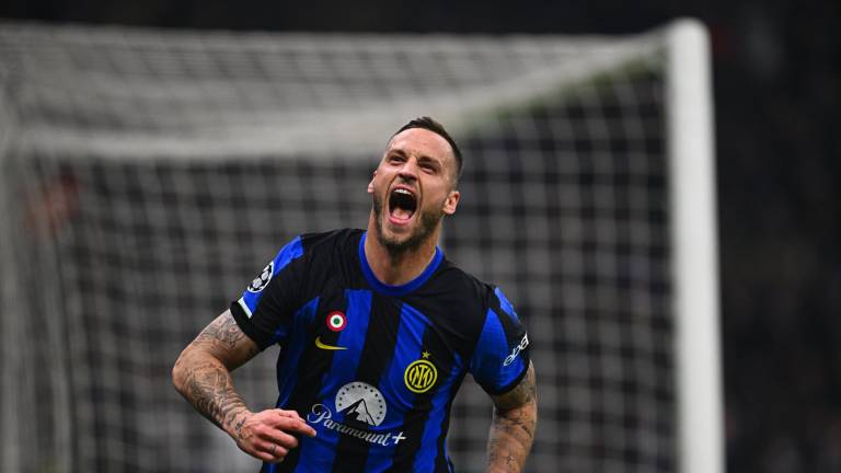 Marko Arnautovic celebra el solitario gol con el que el Inter tomó ventaja sobre Atlético de Madrid.