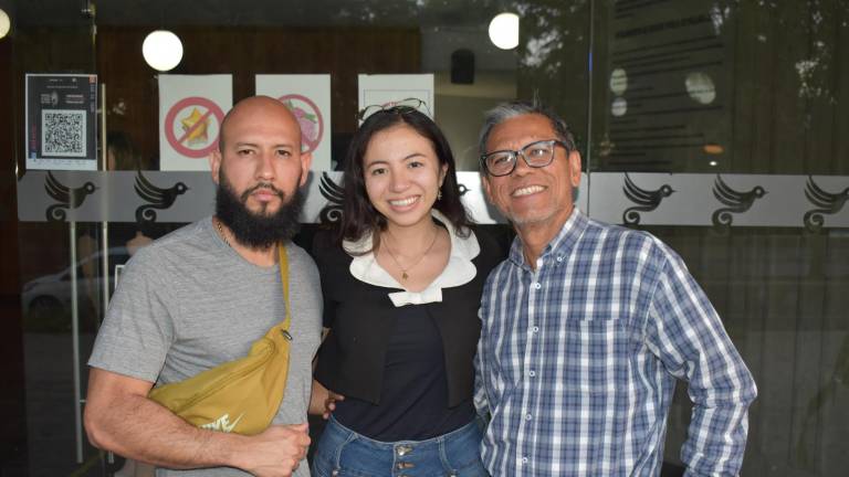 Diego Esmerio Navarro Zatarain, Cecilia Calderón Bojórquez y Juan Esmerio Navarro González.