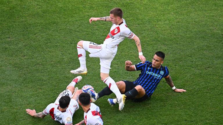 Inter se impone 2-0 a River.