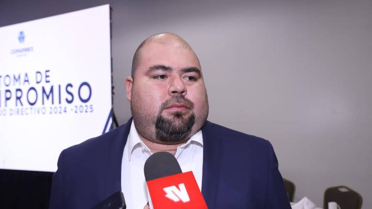 Martín Ochoa López informa que se está trabajando para los próximos eventos en el puerto.