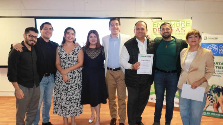Victoria Tatto, el Taller de Ópera de Sinaloa, que dirige el tenor José Manuel Chu y Adolfo Plata, director de Cultura.