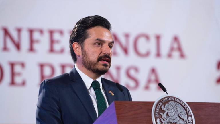 De acuerdo a la Presidenta Claudia Sheinbaum, Zoé Robledo sigue al frente del IMSS como director general.