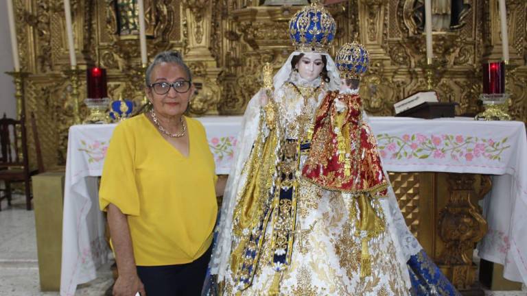 El título del vestido es “Cielo Barroco, vestido, ajuar y majestad”.