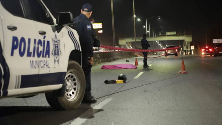 La muerte de un motociclista se registró este sábado frente a una planta procesadora en la carretera Internacional en Mazatlán.