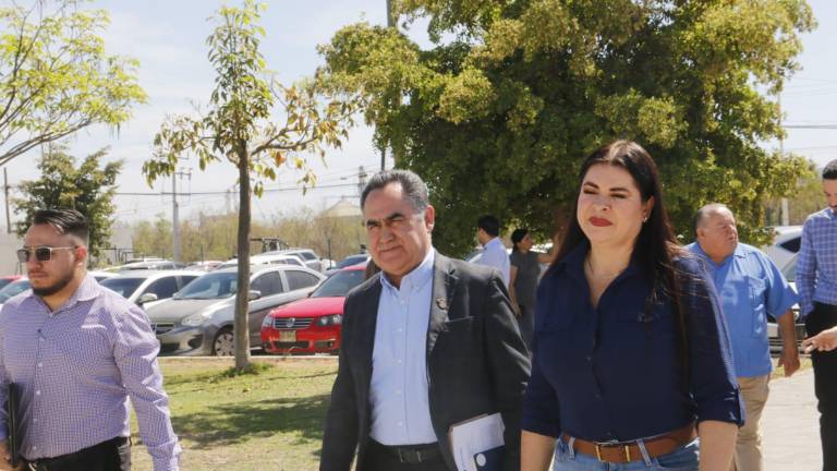 El Rector separado del cargo, Jesús Madueña Molina, llega a la audiencia contra ex funcionarios de la UAS.