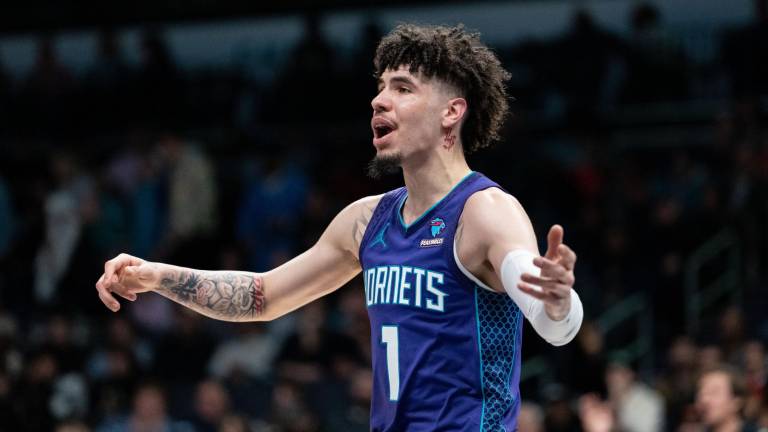 LaMelo Ball encestó 28 puntos.