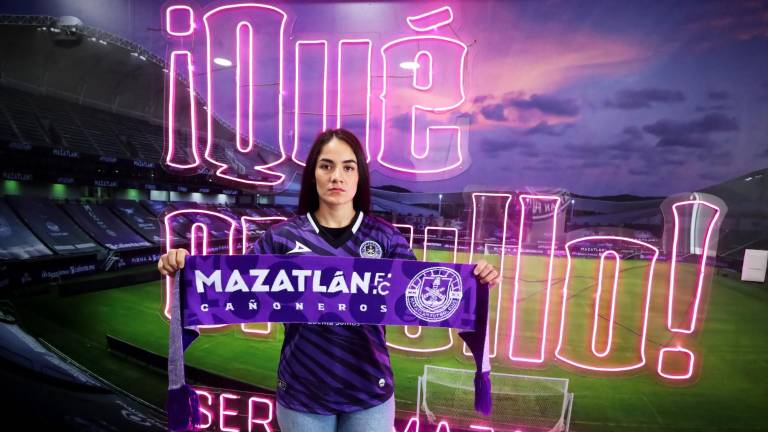 Brenda García ya viste de morado.