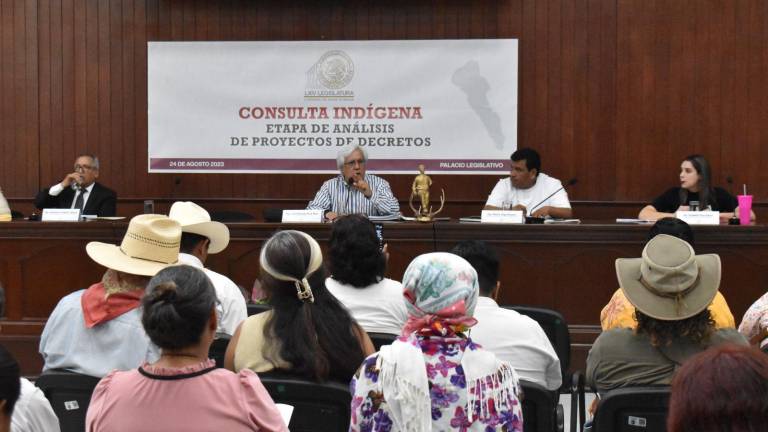La Consulta sobre representación indígena ante ayuntamientos fue realizada este jueves ene l Congreso del Estado.