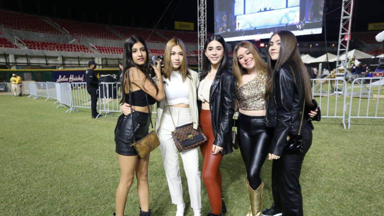 Zarid Guevara, Valeria Nordahl, Ivanna Watson, Regina Benítez y Camila Rendón.