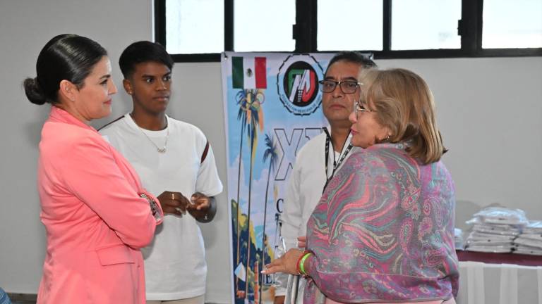 Prisca Awiti engalana el Congreso.