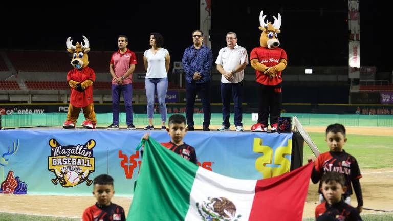 En la justa participan 2 mil peloteros.