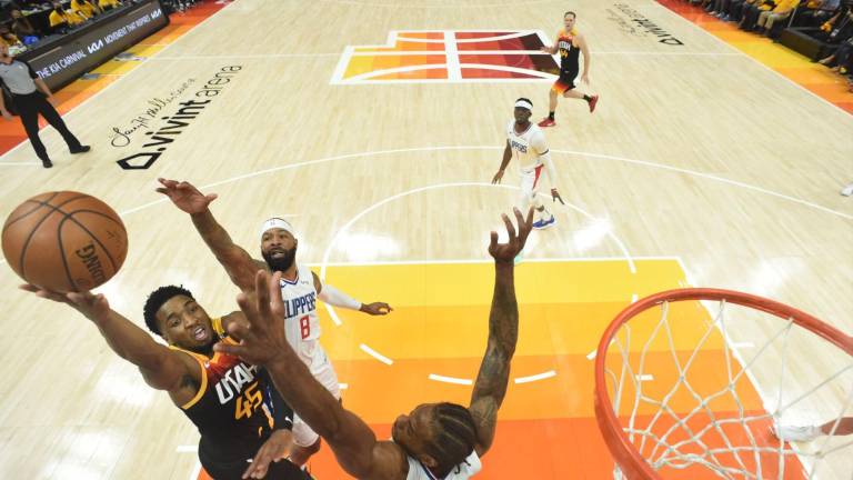 Donovan Mitchell encabezó el triunfo del Jazz.