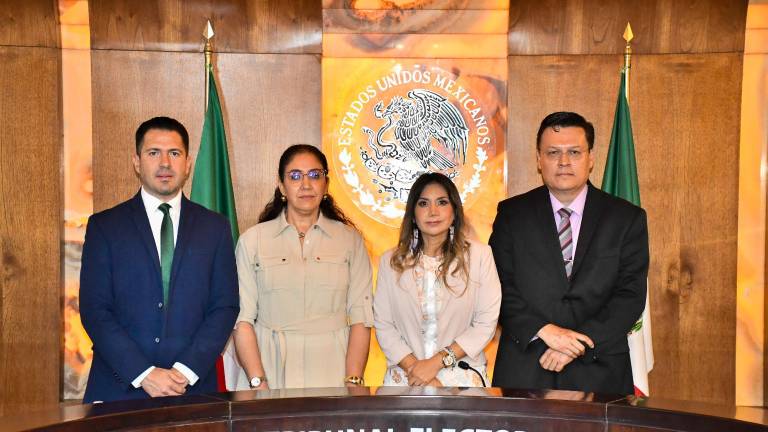 Sesión del Tribunal Electoral del Estado de Sinaloa para integrar a nuevo Magistrado.