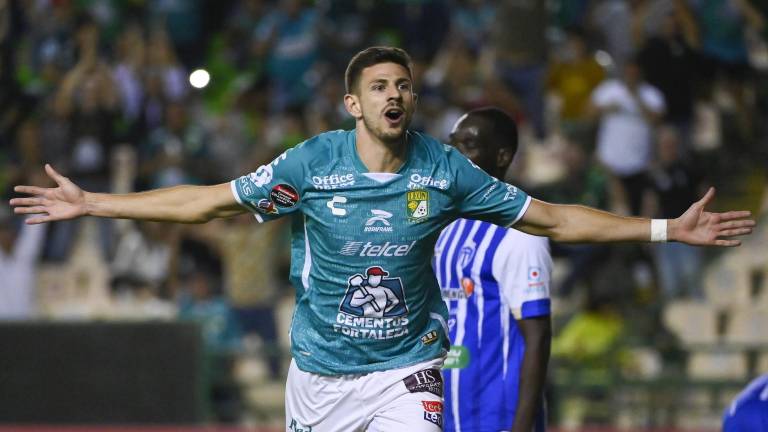 Lucas Di Yorio puso el 4-0 momentáneo para el León.