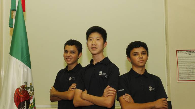 Ramiro Cruz, Alejandro Xye y Roel Cruz representarán a México en la World Olimpic Robotic en Alemania.