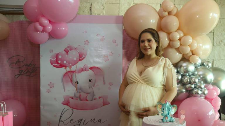 Estela Zataráin de Mora lució radiante en día de su fiesta de canastilla.