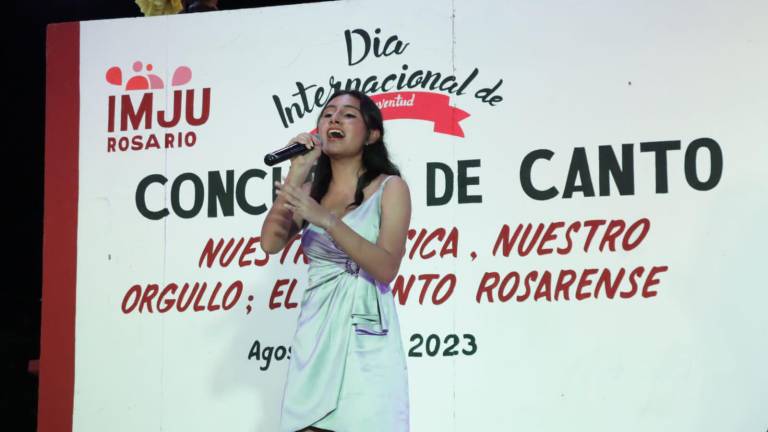 Los jóvenes rosarenses subieron al escenario en busca de llevarse el primer lugar.