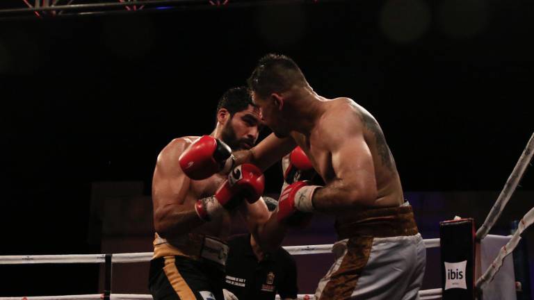 Rafael Ortiz castigó a Saúl “La Fiera” Román.