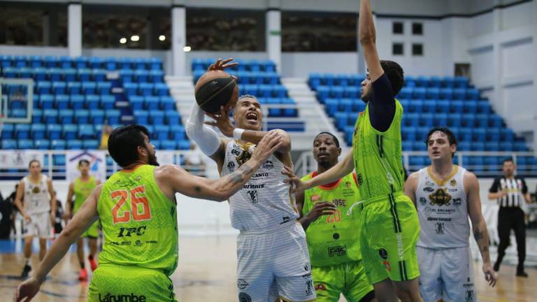 Piratas Basketball mejoró su marca a 6-7.