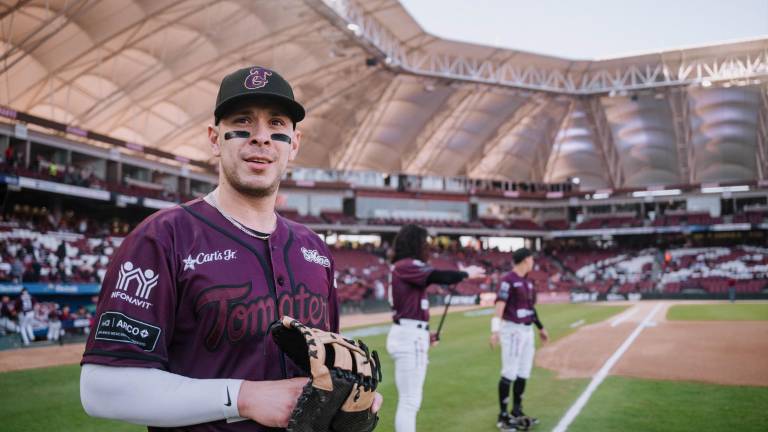 Joey Meneses sigue tomando calor con el bat.