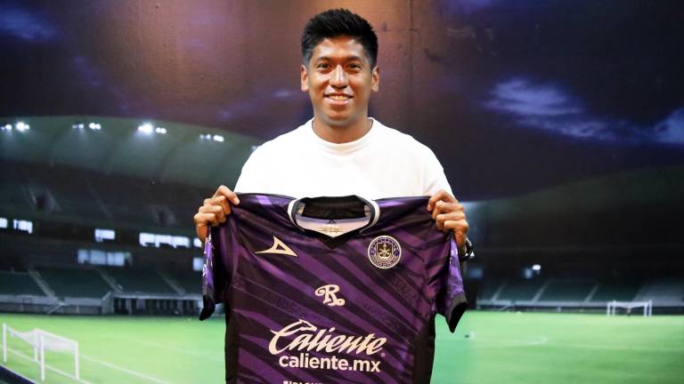 Salvador Rodríguez seguirá de morado por tres años más.