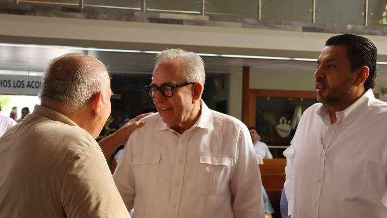 El Gobernador de Sinaloa Rubén Rocha Moya durante la misa de agricultores.