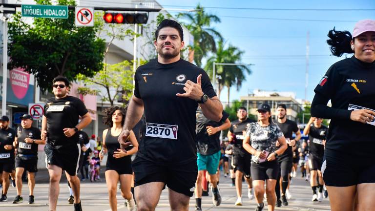 La carrera reunió a más de 3 mil corredores.
