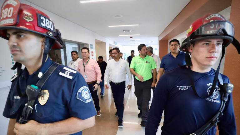 Supervisión del nuevo Hospital General de Culiacán tras el incendio registrado la mañana de este martes.