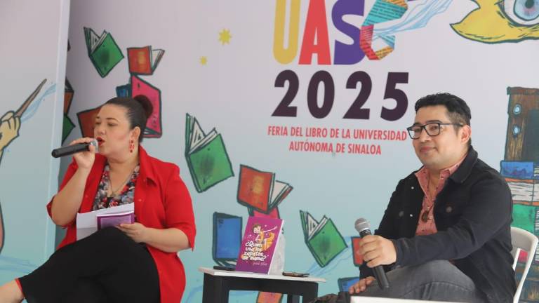 El escritor Yonshesko Blandela compartió un mensaje de aceptación y empoderamiento para la comunidad LGBT+ al presentar su libro en la FeliUAS 2025.