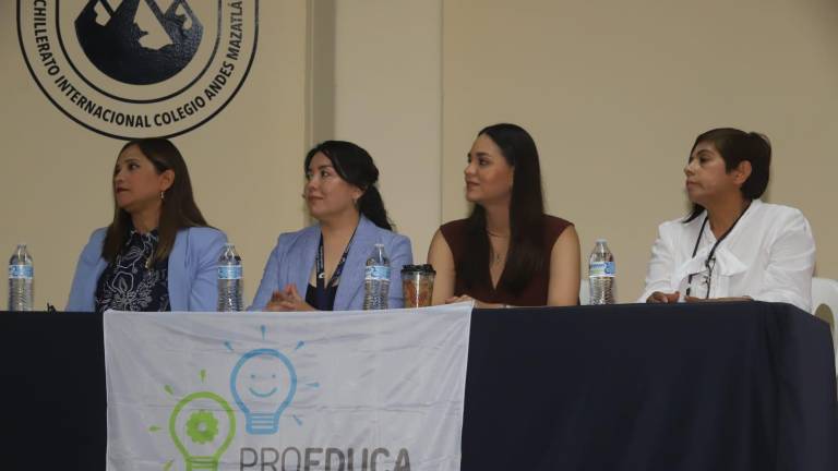 Reconoce ProEduca a 25 primarias de Mazatlán por su compromiso con la comunidad