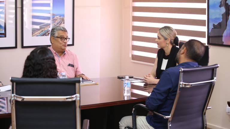 Encuentro de la Alcaldesa de Mazatlán Estrella Palacios Domínguez con el delegado de Semarnat, Renato Ocampo Alcántar.
