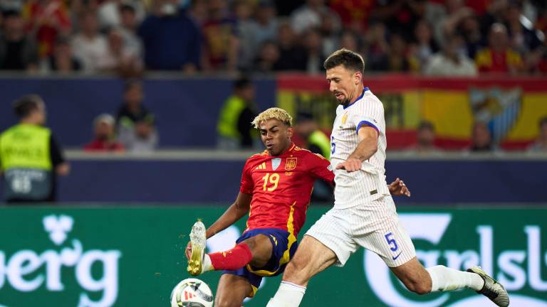 España vence a Francia por 5-4.