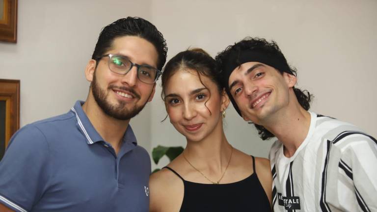 Gean Lee Panchi, Fanny Martínez y Óscar Treto Hevia, integrantes de la Compañía Ballet de Mazatlán.