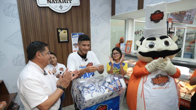En sorteo realizado este sábado, un vecino de Hacienda del Seminario fue elegido ganador de carne para 30 personas, música en vivo y un parrillero en casa por cortesía de Carnes Selectas Nayarit.