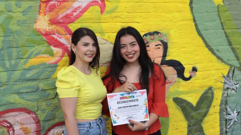 Cindy Rodríguez, directora del IMJU junto a Elisa Tirado.