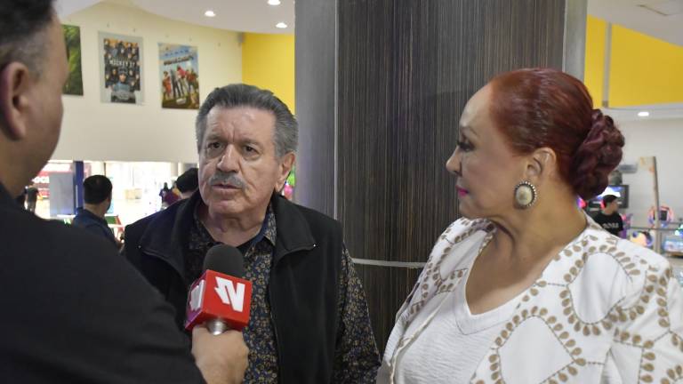 Ignacio Osuna y Olivia Vidaurri, fundadores de Grupo Panamá, durante la proyección de este jueves de “A qué sabe Sinaloa II”.